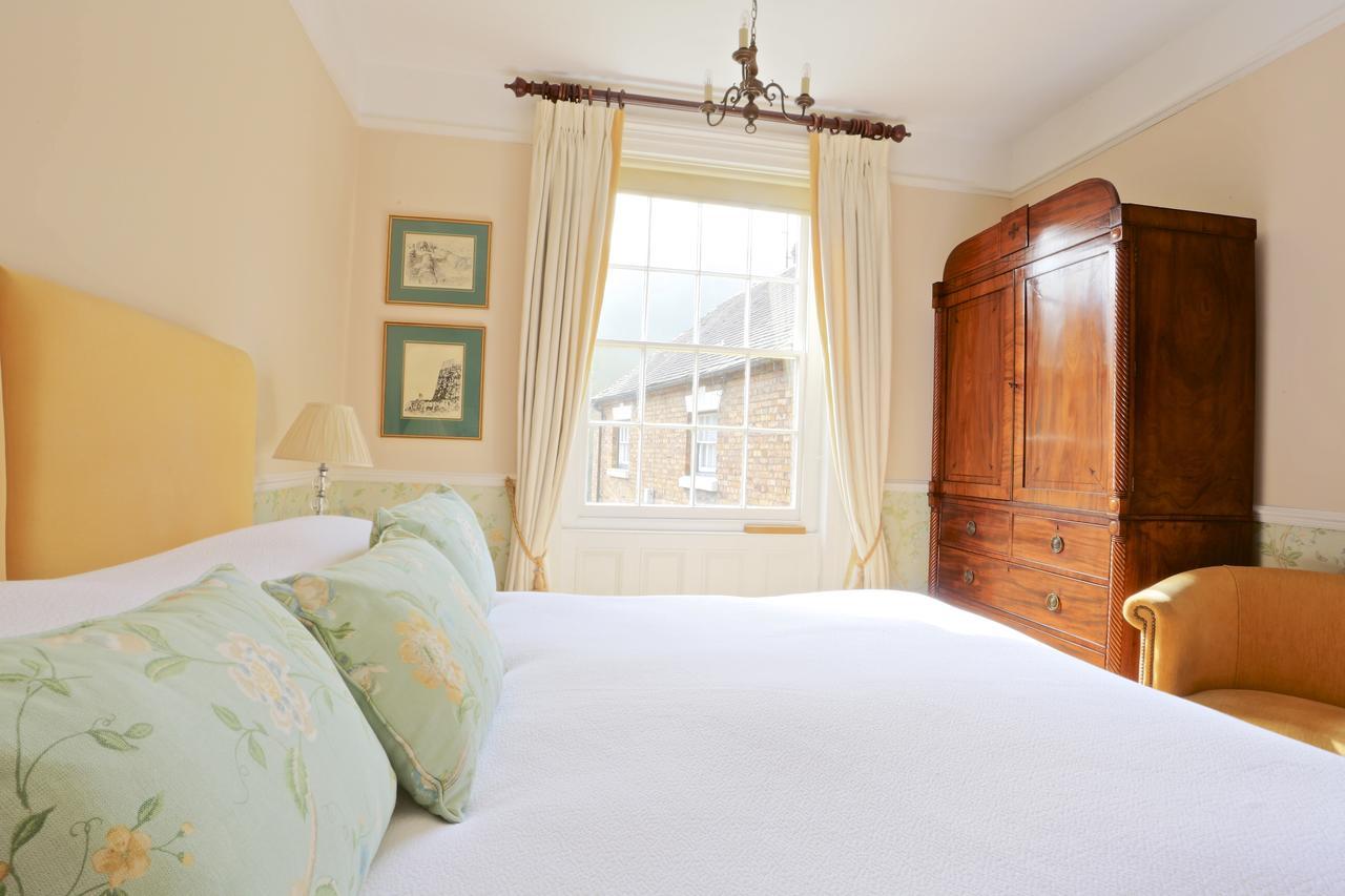 The Library House B&B 艾恩布里奇 外观 照片