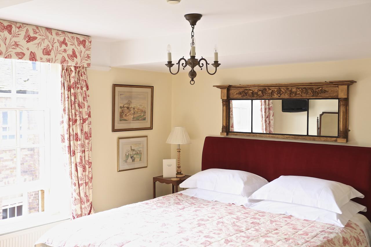 The Library House B&B 艾恩布里奇 外观 照片