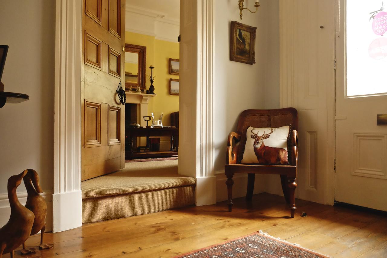 The Library House B&B 艾恩布里奇 外观 照片